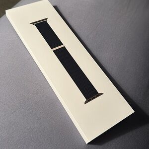 Apple midnight sports loop 45MM. brand new in box.